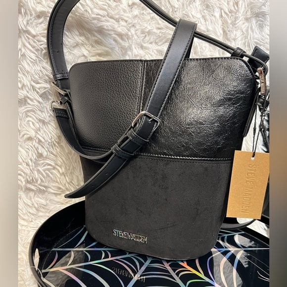 🖤🔥NWT- STEVE MADDEN STUNNING FAUX SUEDE AND LEATHER BCLARAA BUCKET BAG🔥🖤 - Picture 11 of 17